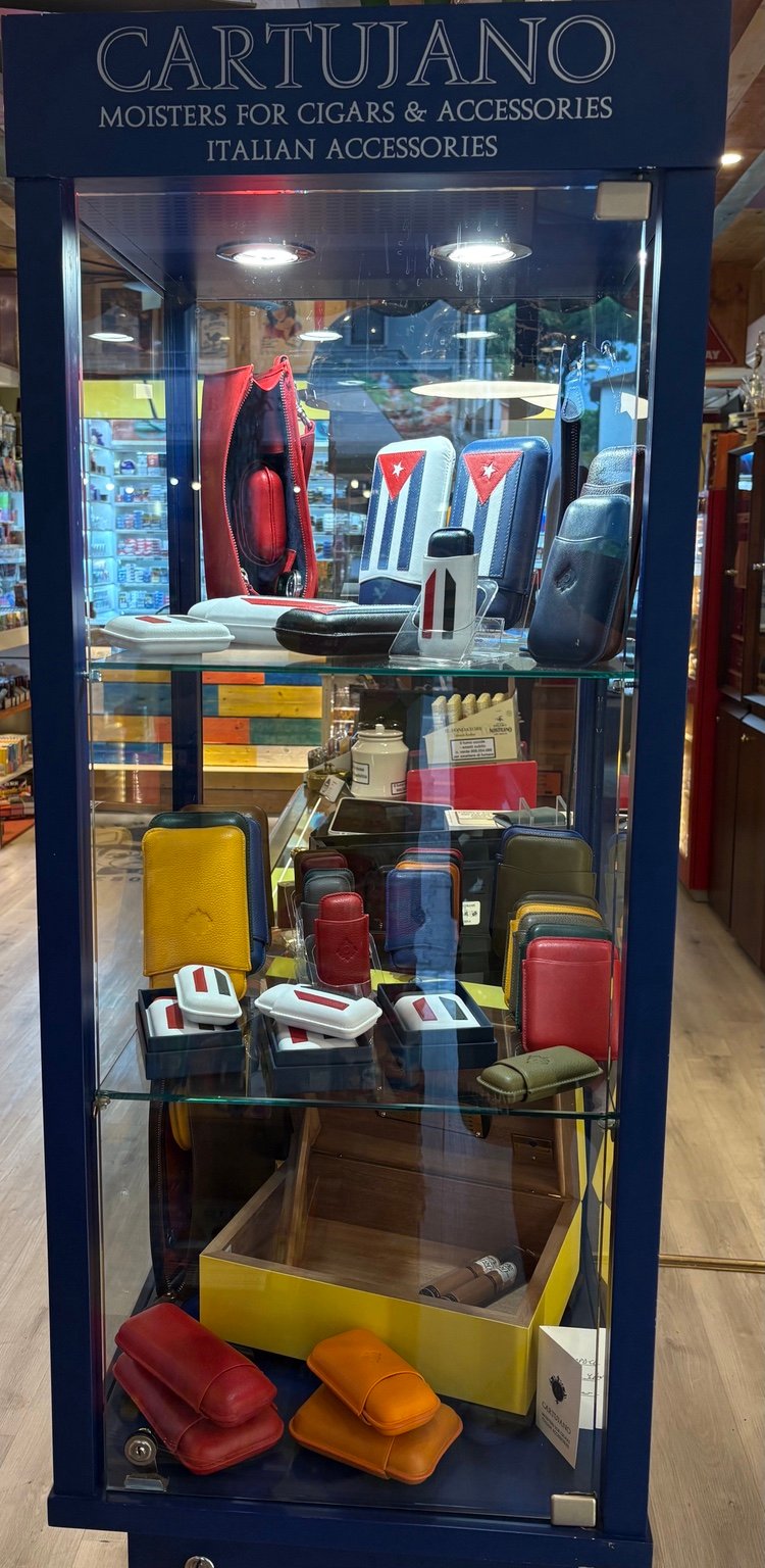 Vetrina Cartujano con custodie e accessori